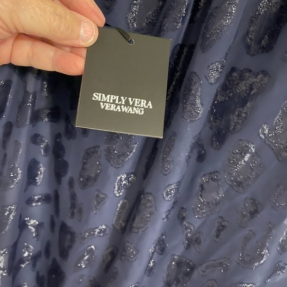 *NWT* Simply Vera Animal Pattern V-neck SleevelessTop Women's Sz XS Navy Burnout - Picture 10 of 11